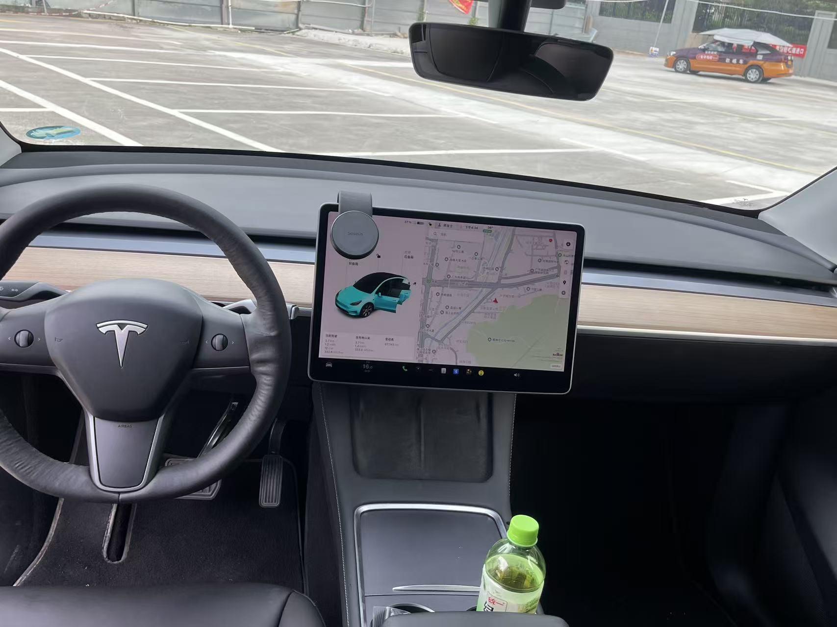 Tesla Model Y 2021 thumb 5
