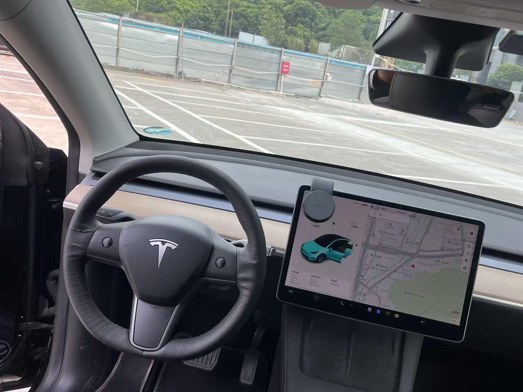 Tesla Model Y 2021 thumb 6