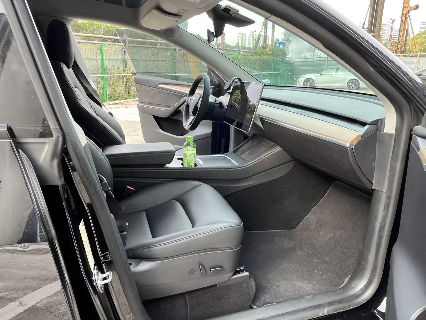 Tesla Model Y 2021 thumb 12