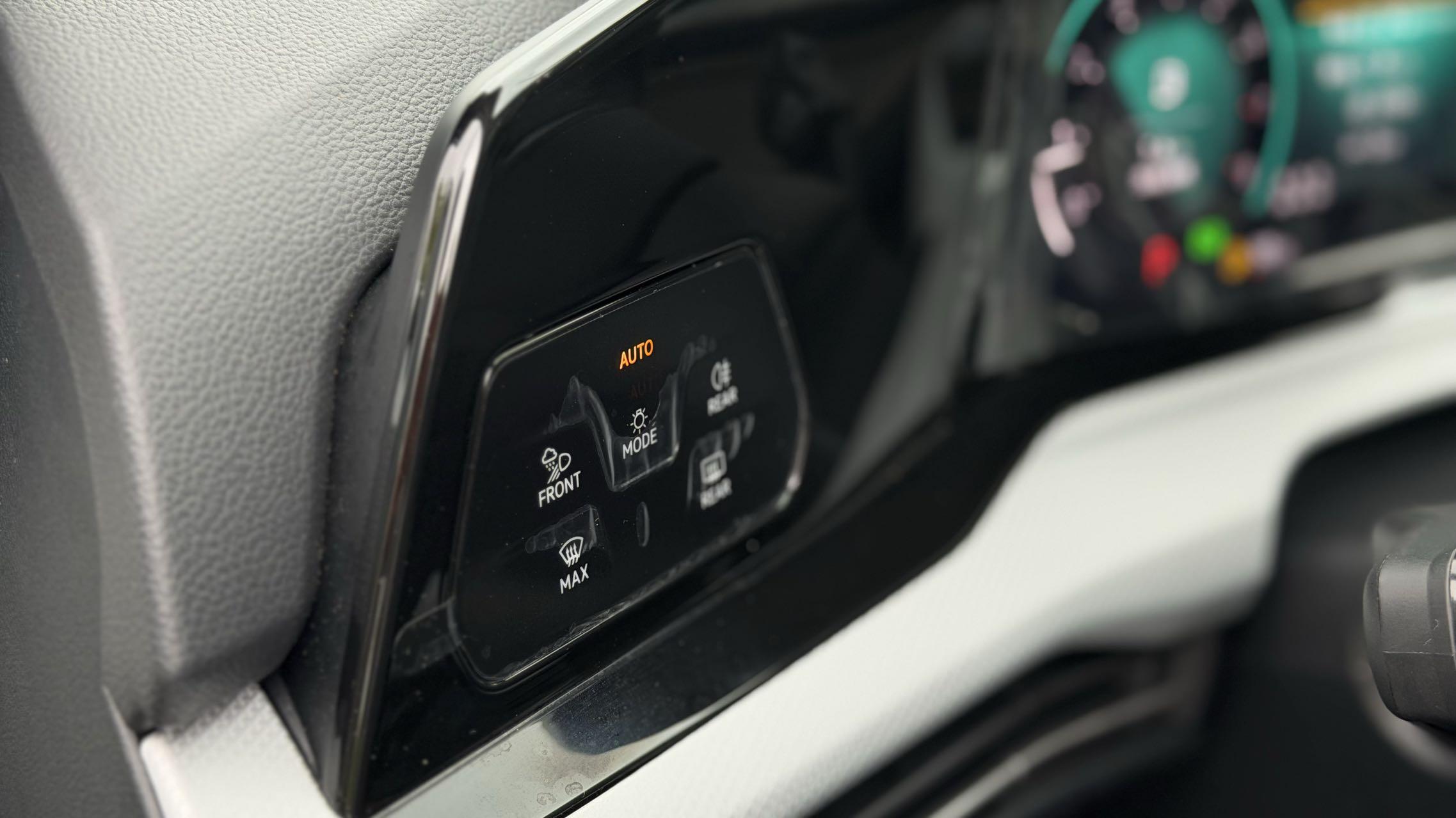Volkswagen Golf Sportsvan 2021 thumb 11