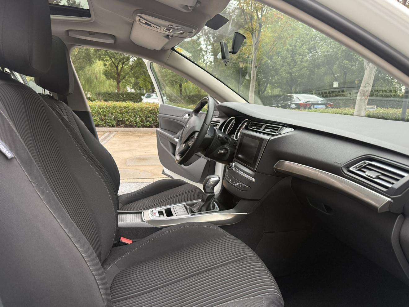Peugeot 408 2014 thumb 5