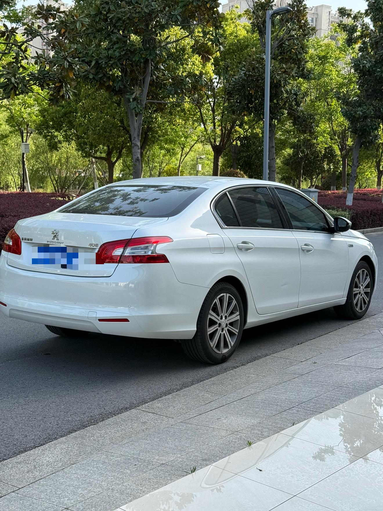 Peugeot 408 2014 thumb 12