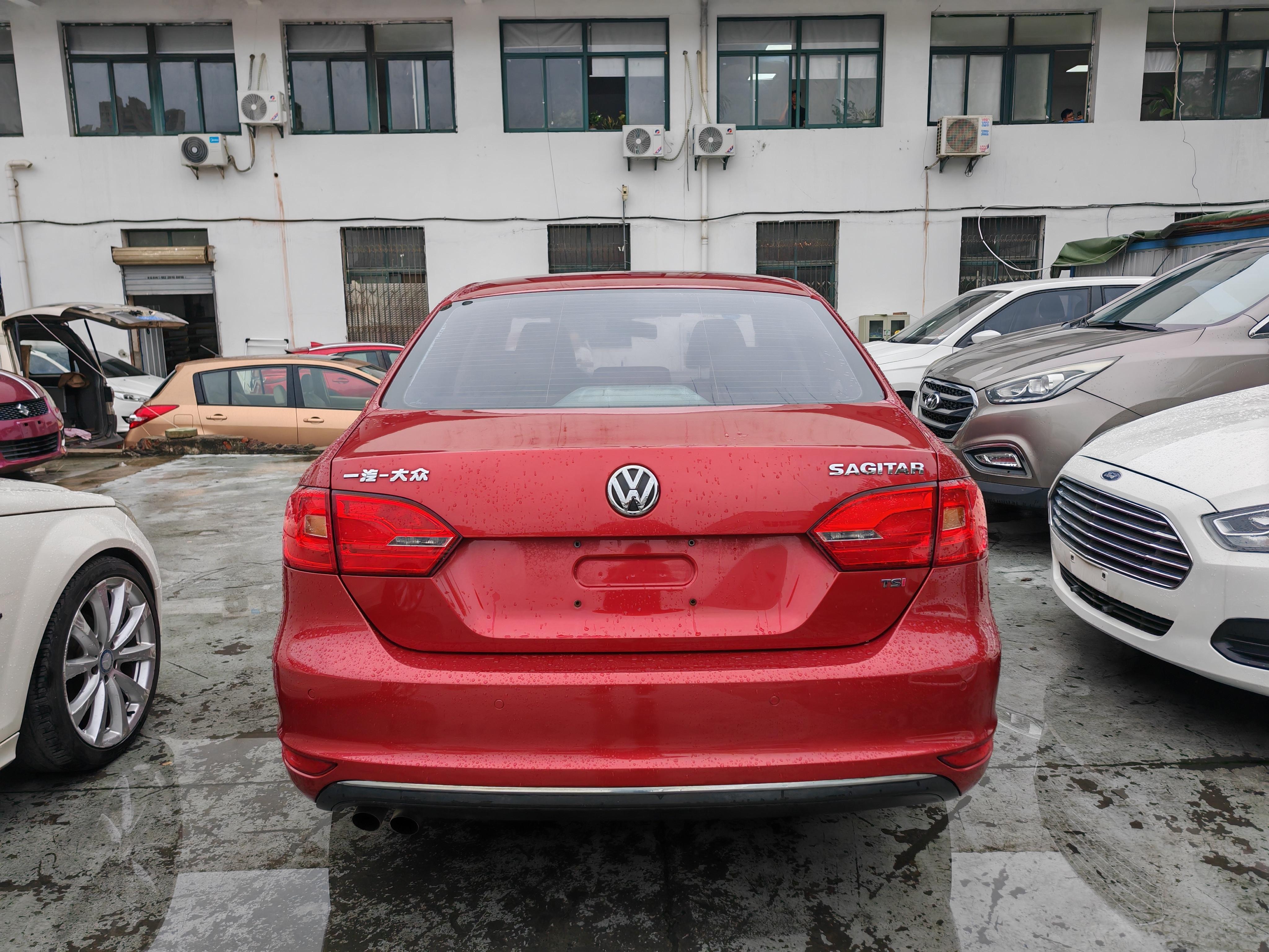 Volkswagen Sagitar 2014 thumb 12