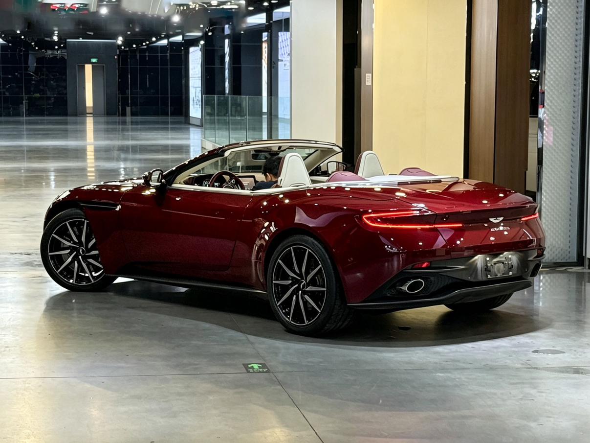 Aston Martin DB11 2020 thumb 2