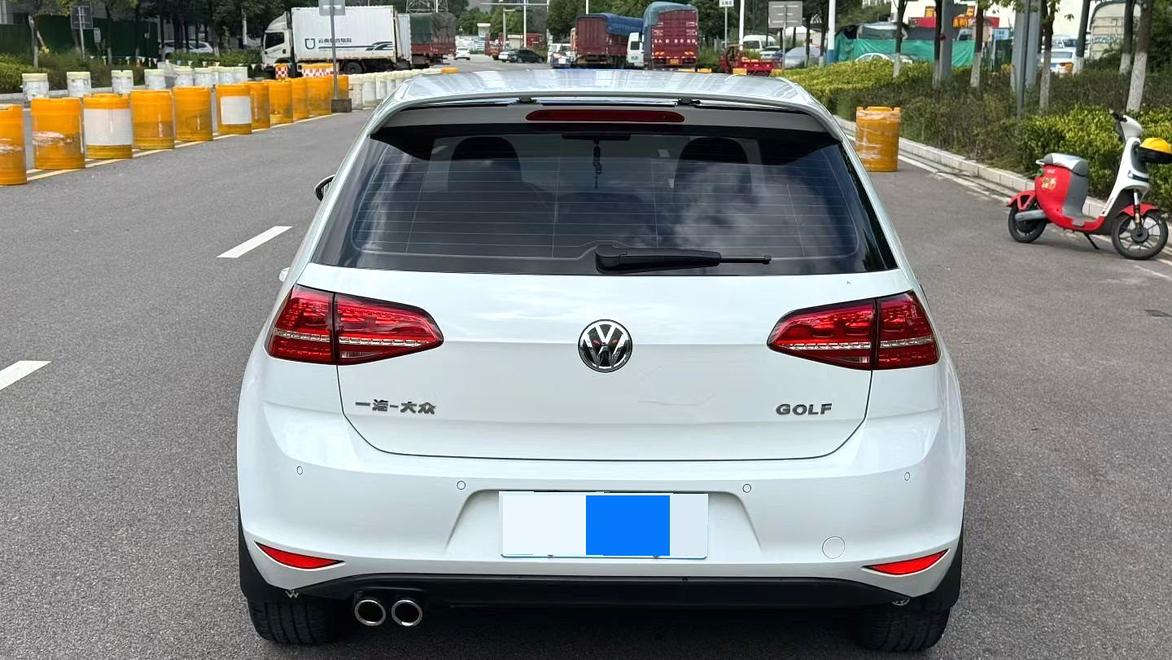 Volkswagen Golf Sportsvan 2015 thumb 3