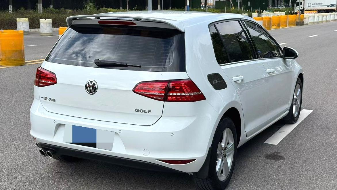 Volkswagen Golf Sportsvan 2015 thumb 4