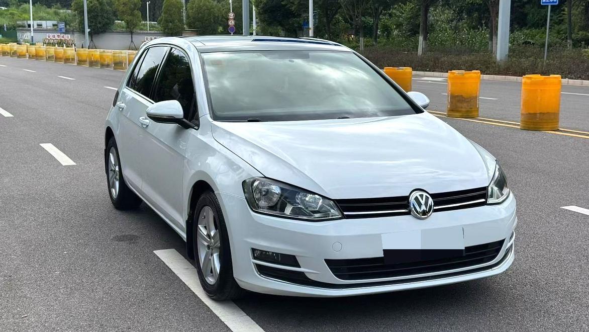 Volkswagen Golf Sportsvan 2015 thumb 10