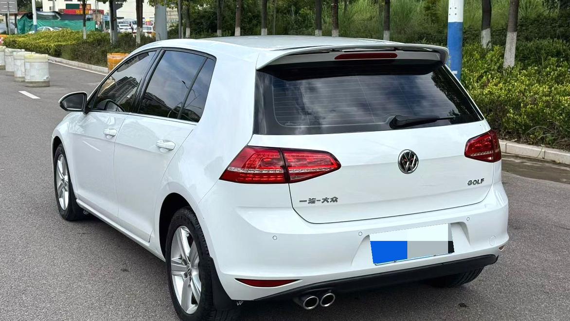Volkswagen Golf Sportsvan 2015 thumb 11