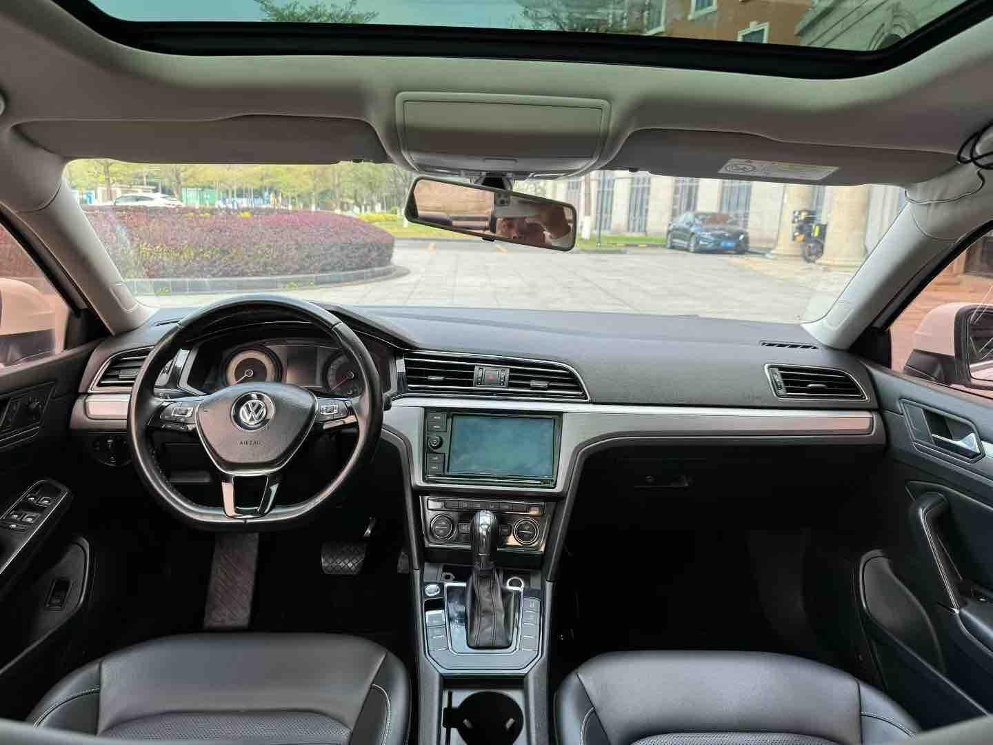 Volkswagen Lamando 2019 thumb 4