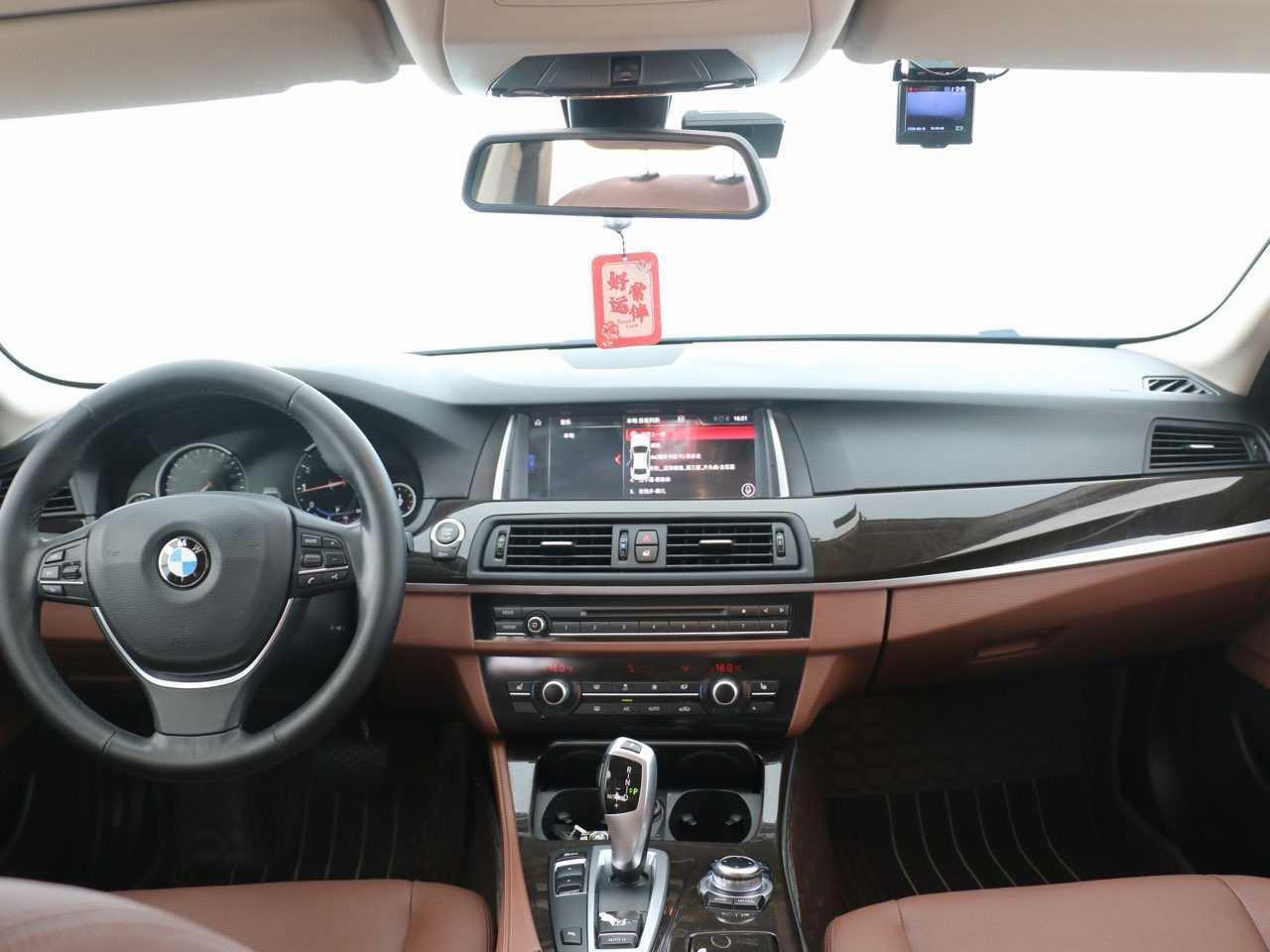 BMW 5 серии 2017 thumb 8
