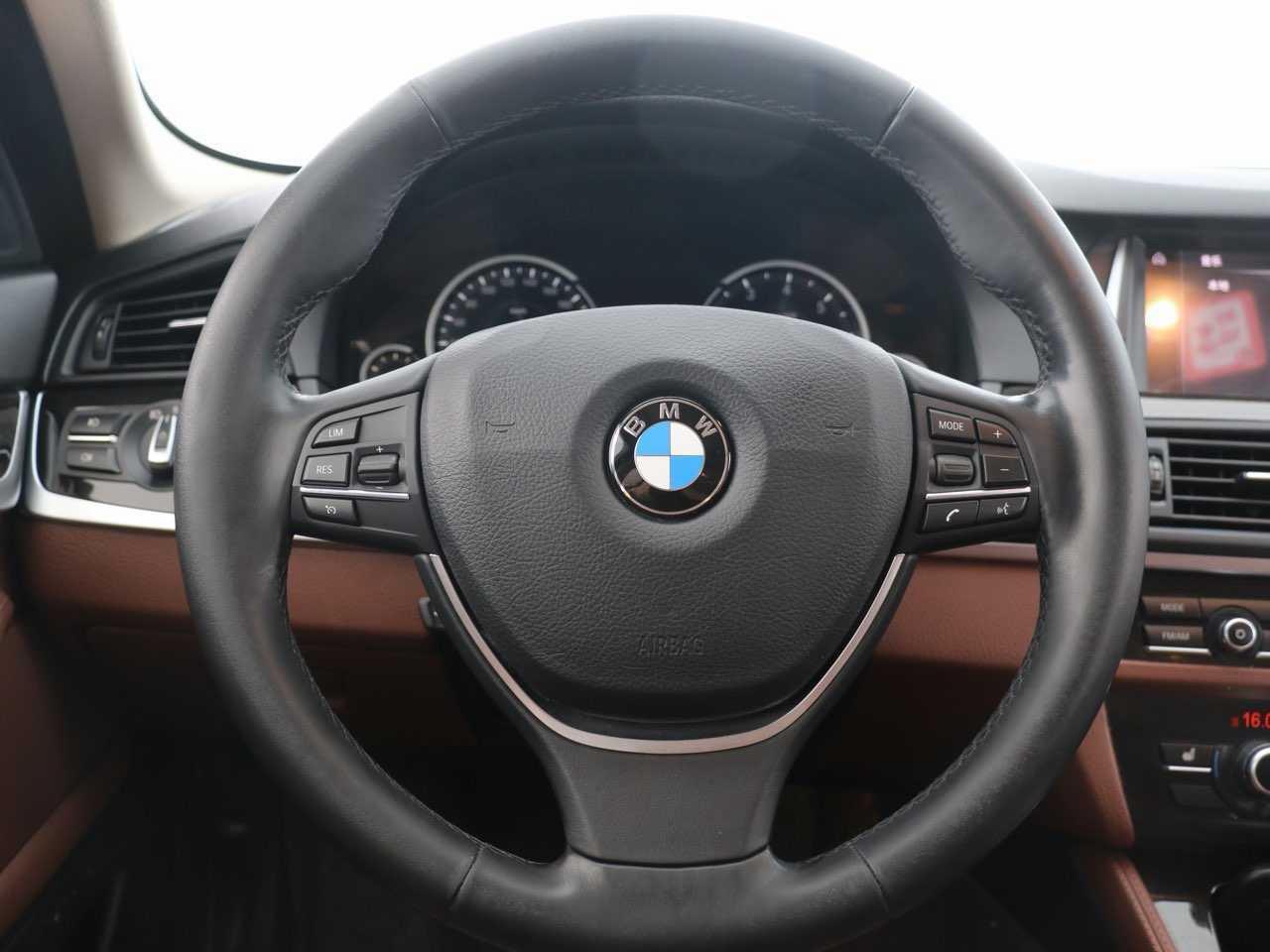 BMW 5 серии 2017 thumb 11