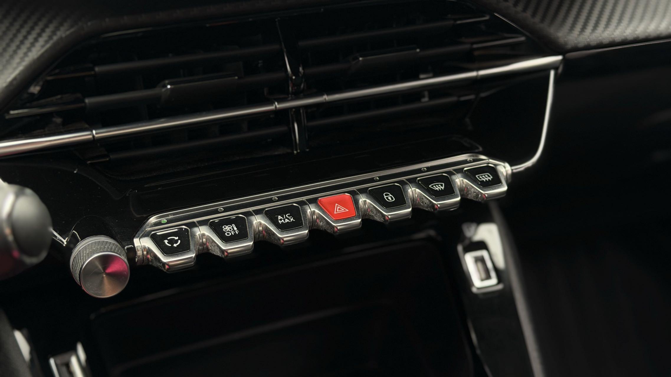 Peugeot 2008 2022 thumb 11