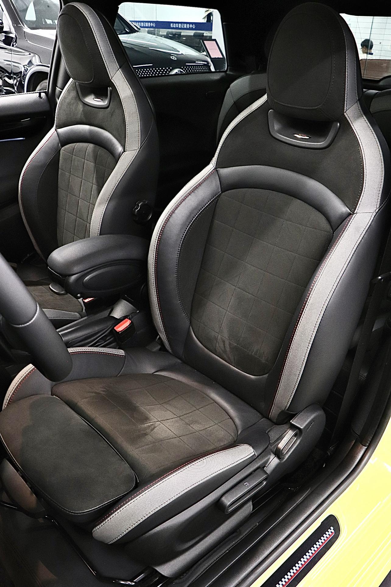 Mini Hatch 2022 thumb 9