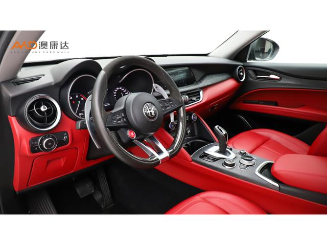 Alfa Romeo Stelvio 2021 thumb 5