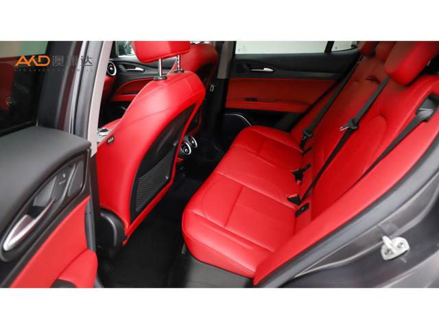 Alfa Romeo Stelvio 2021 thumb 6