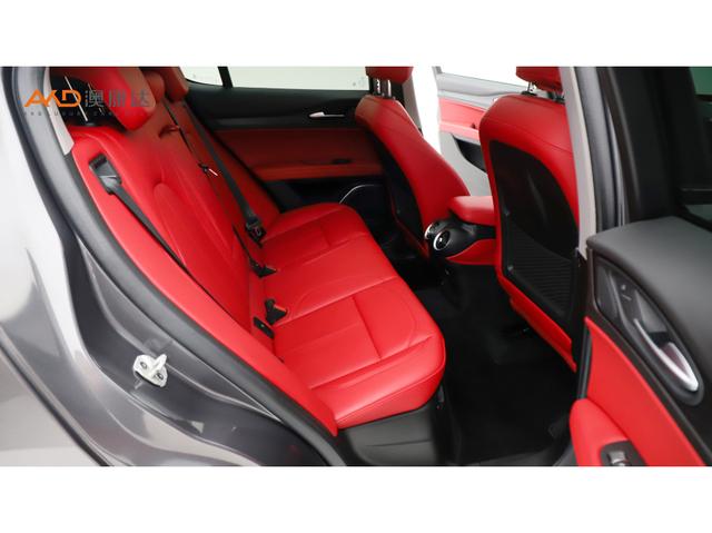 Alfa Romeo Stelvio 2021 thumb 8