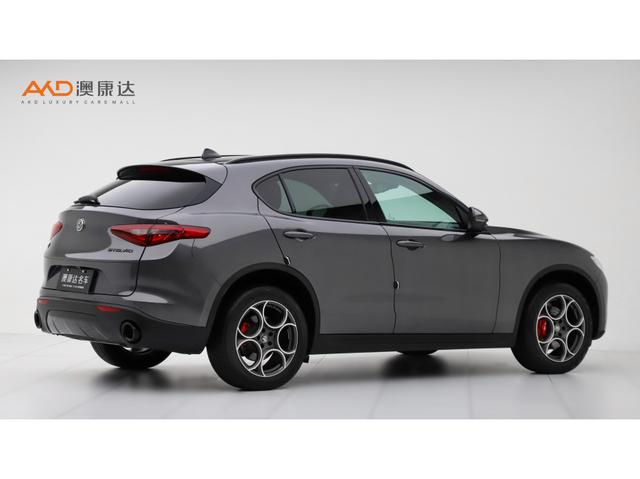 Alfa Romeo Stelvio 2021 thumb 12