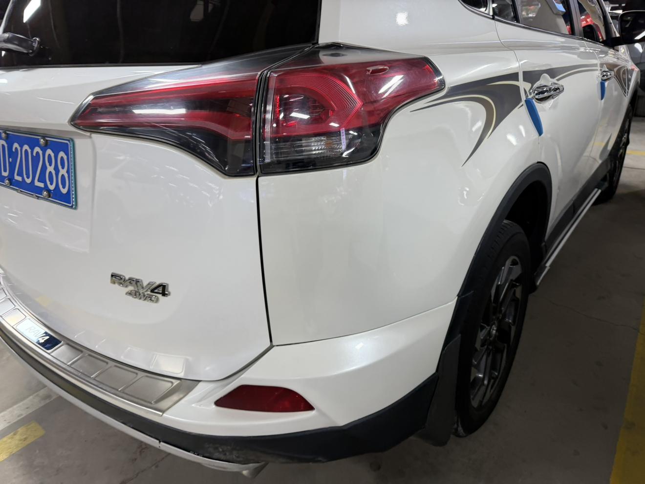 Toyota RAV4 2016 thumb 5