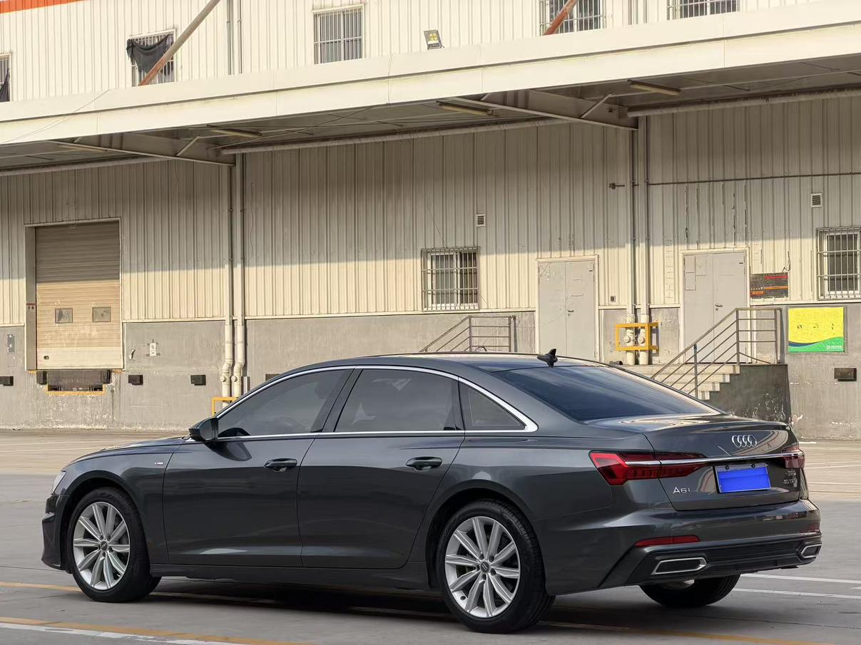 Audi A6 2022 thumb 3