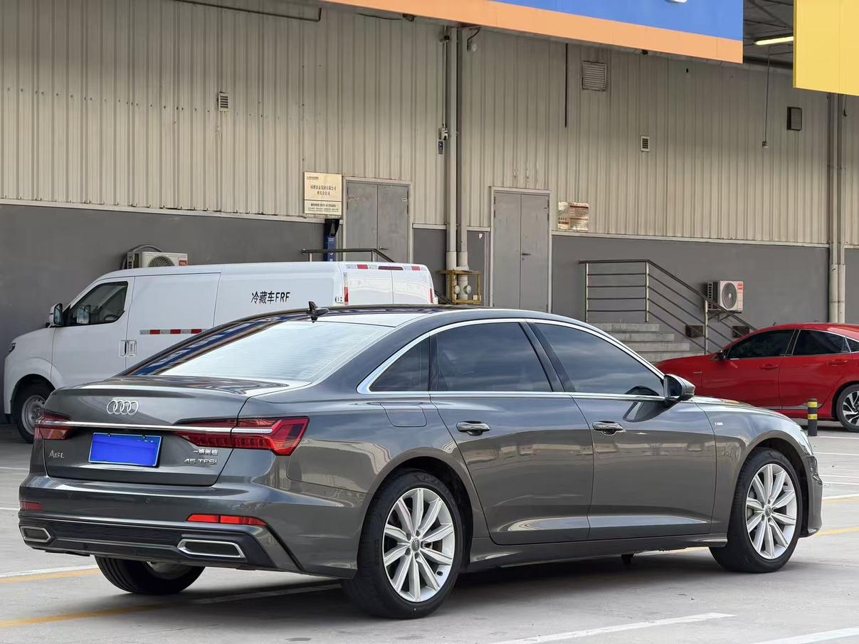Audi A6 2022 thumb 4