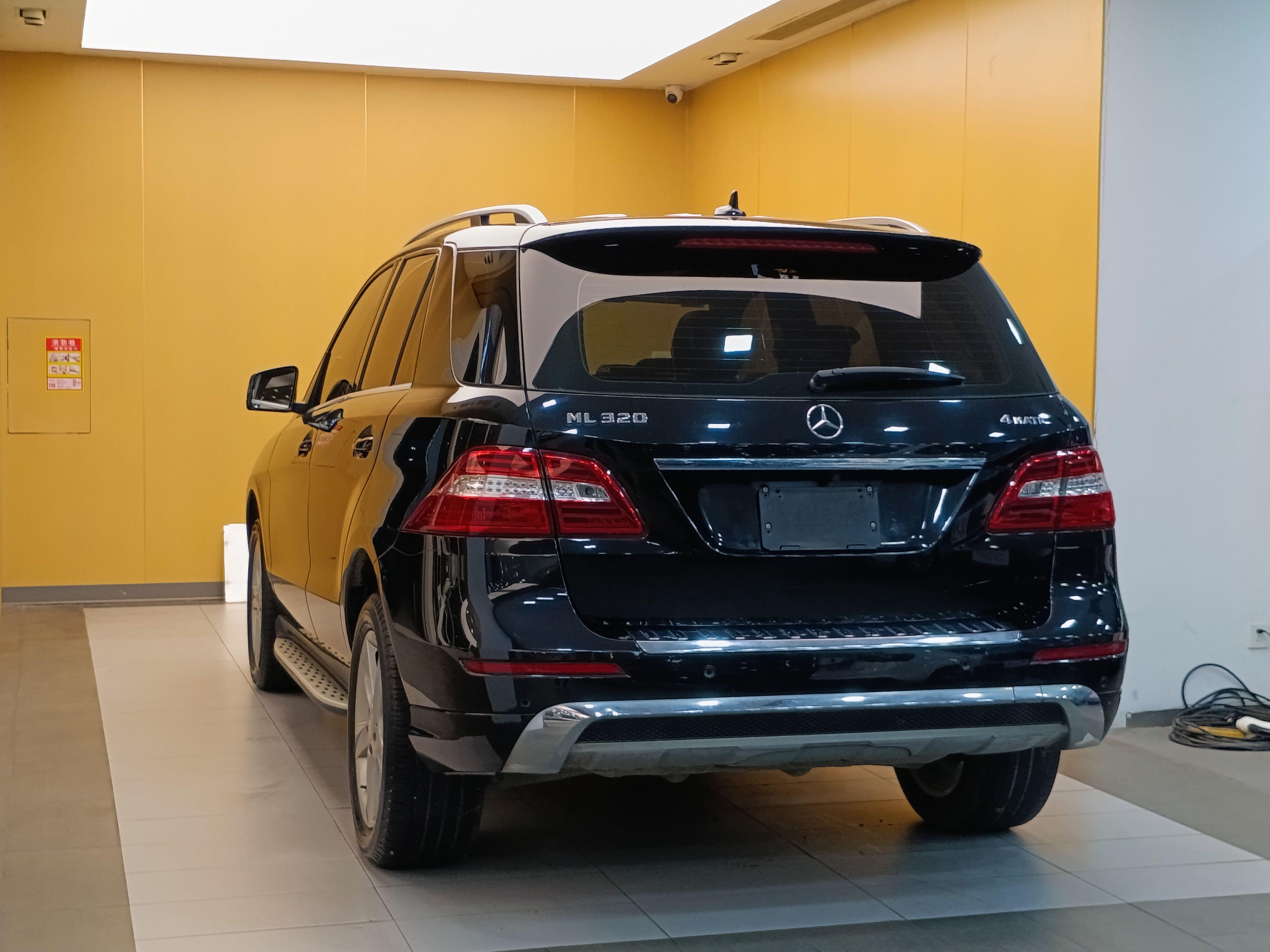 Mercedes-Benz M-Класс 2015 thumb 3