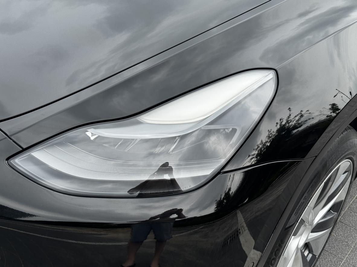 Tesla Model Y 2021 thumb 7