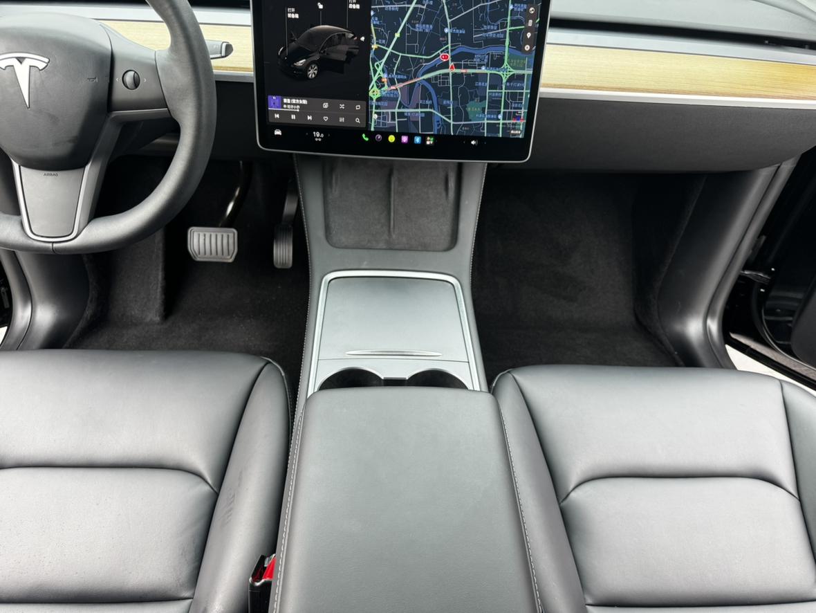 Tesla Model Y 2021 thumb 11