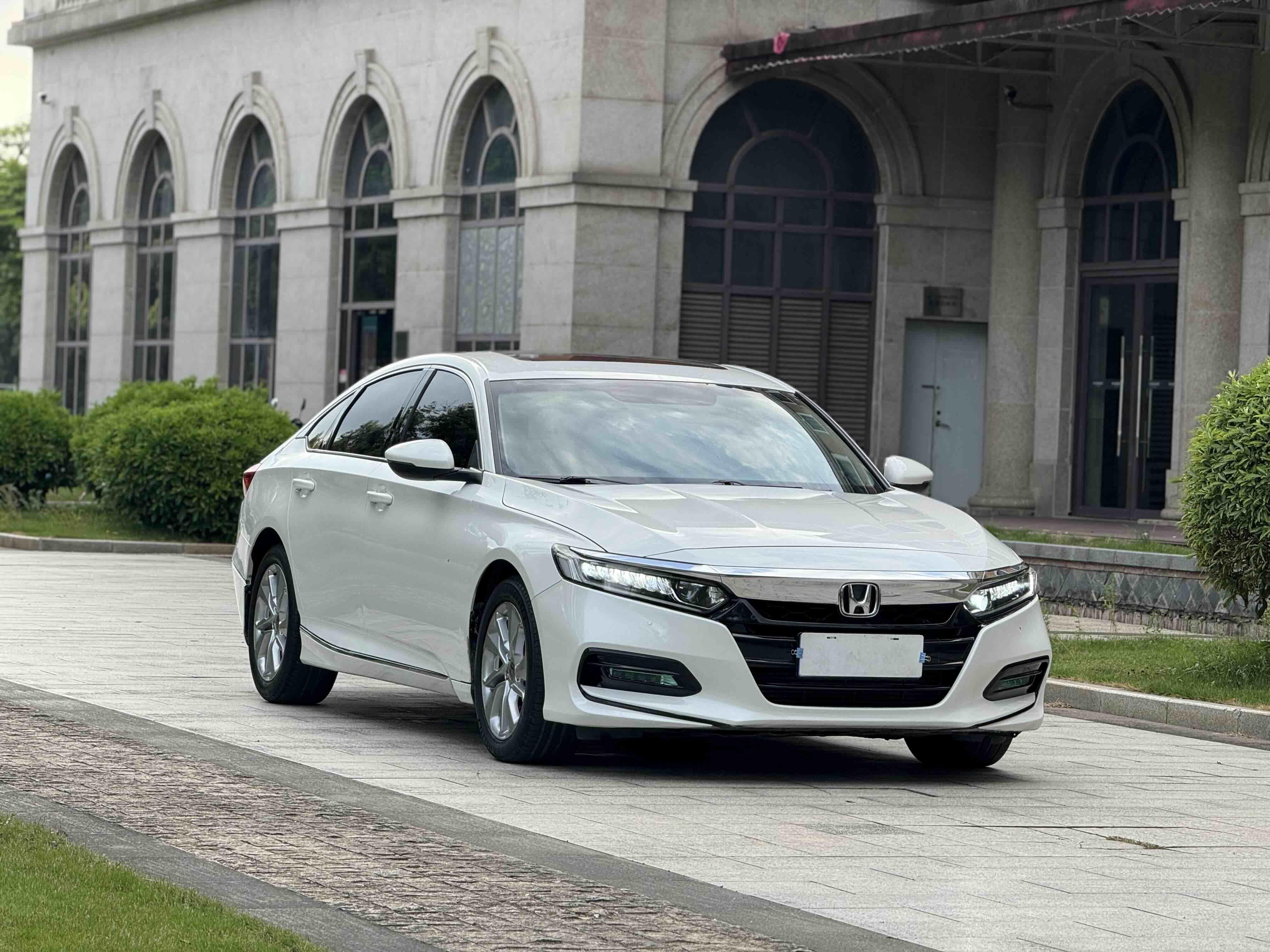Honda Accord 2018 thumb 10
