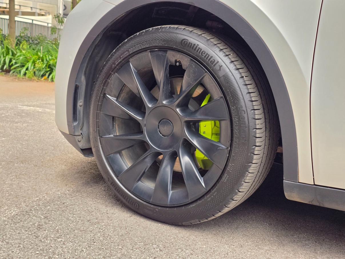 Tesla Model Y 2021 thumb 6