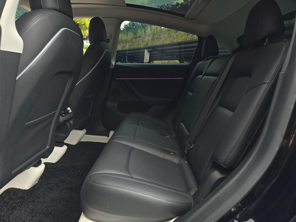 Tesla Model Y 2021 thumb 10