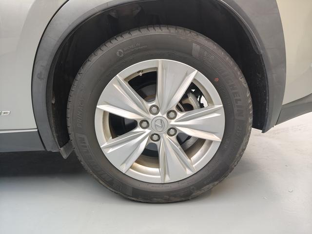 Lexus UX 2020 thumb 7