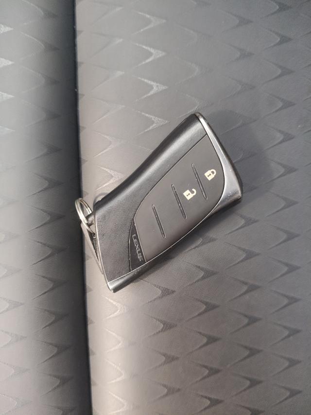 Lexus UX 2020 thumb 9