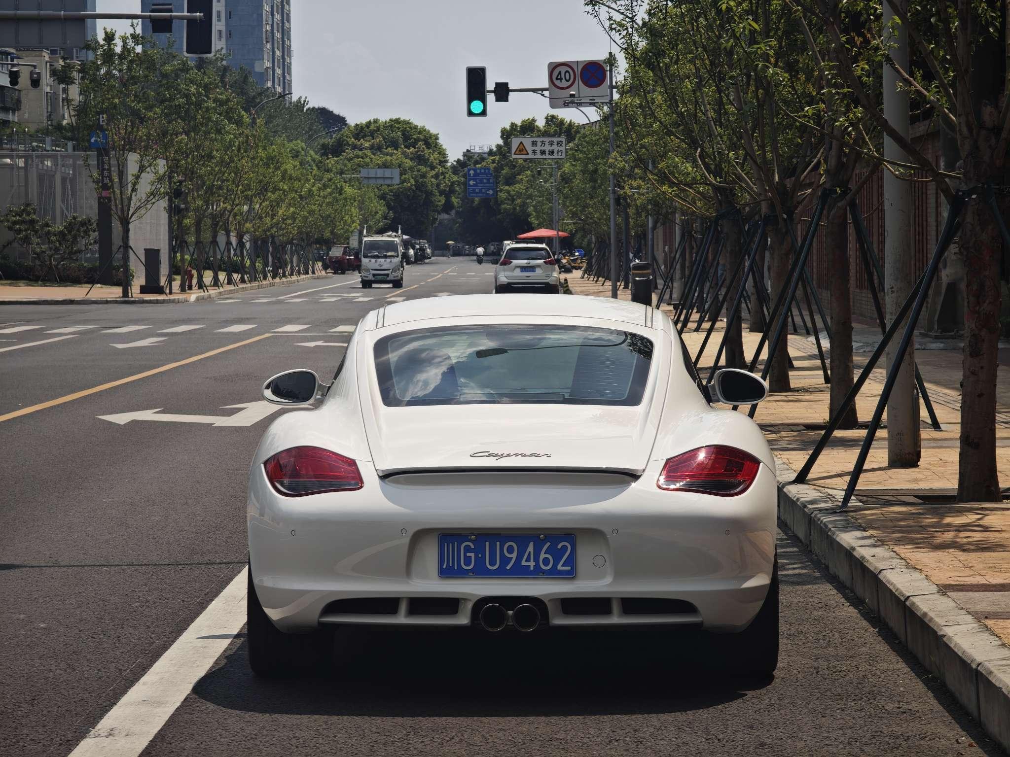 Porsche Cayman GT4 2009 thumb 3