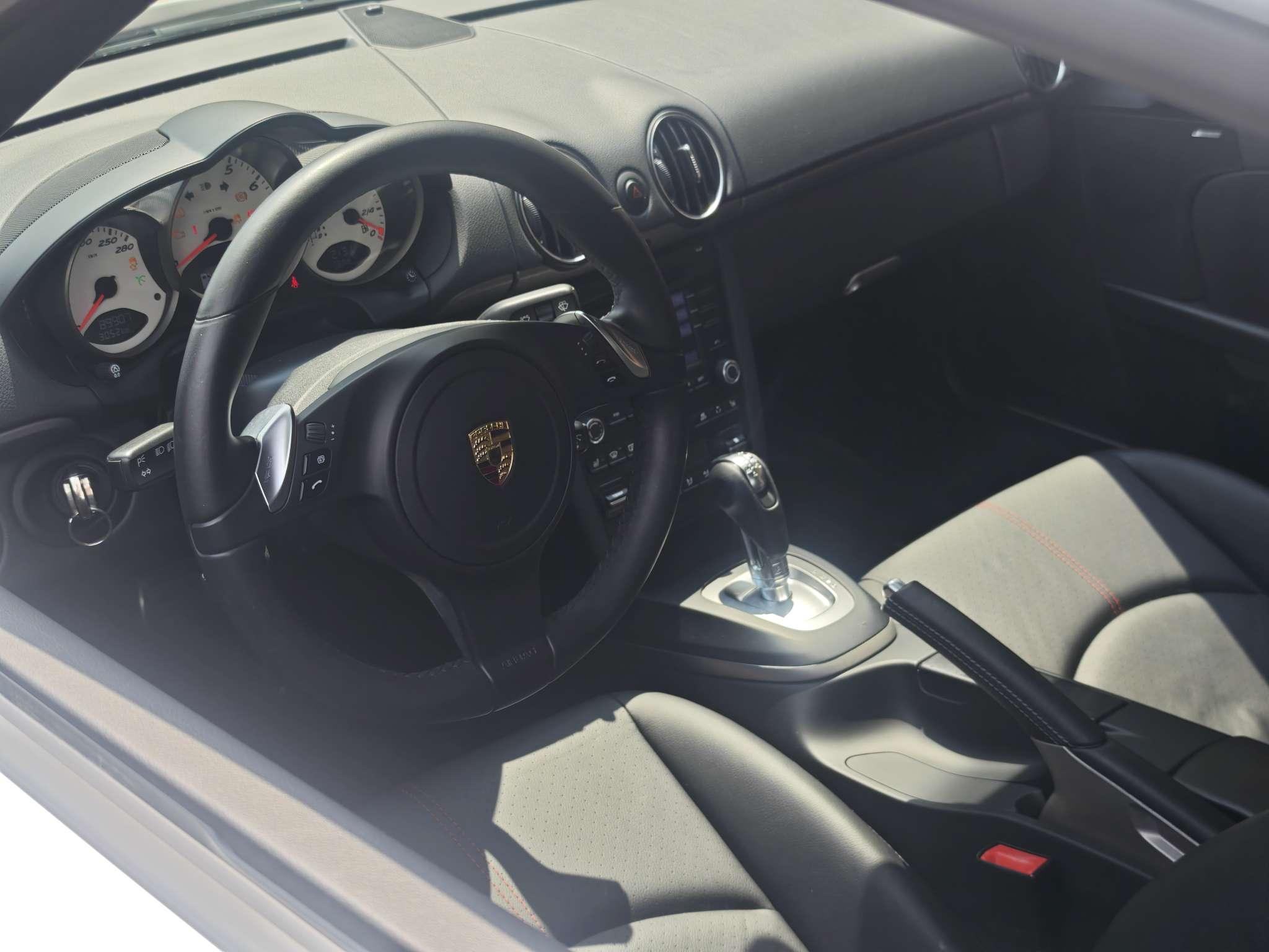 Porsche Cayman GT4 2009 thumb 10