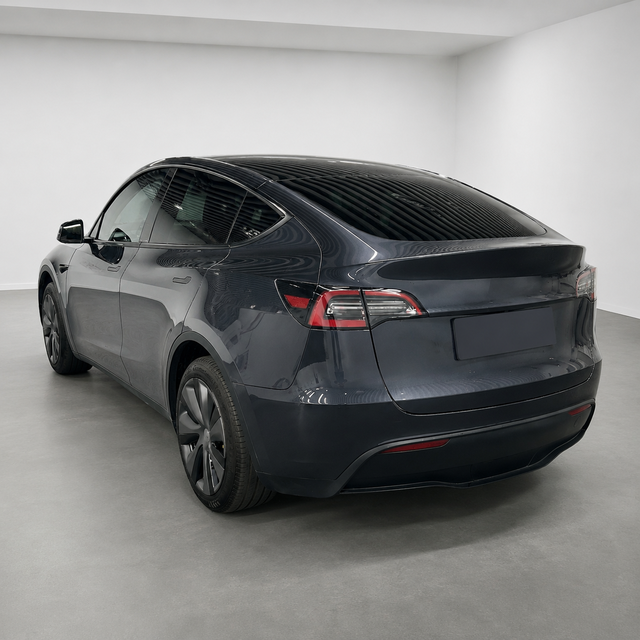 Tesla Model Y 2024 thumb 2