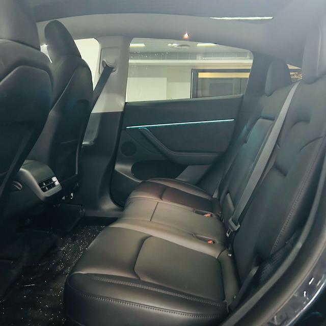 Tesla Model Y 2024 thumb 8