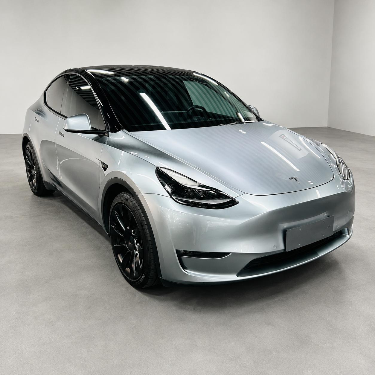 Tesla Model Y 2021 thumb 11