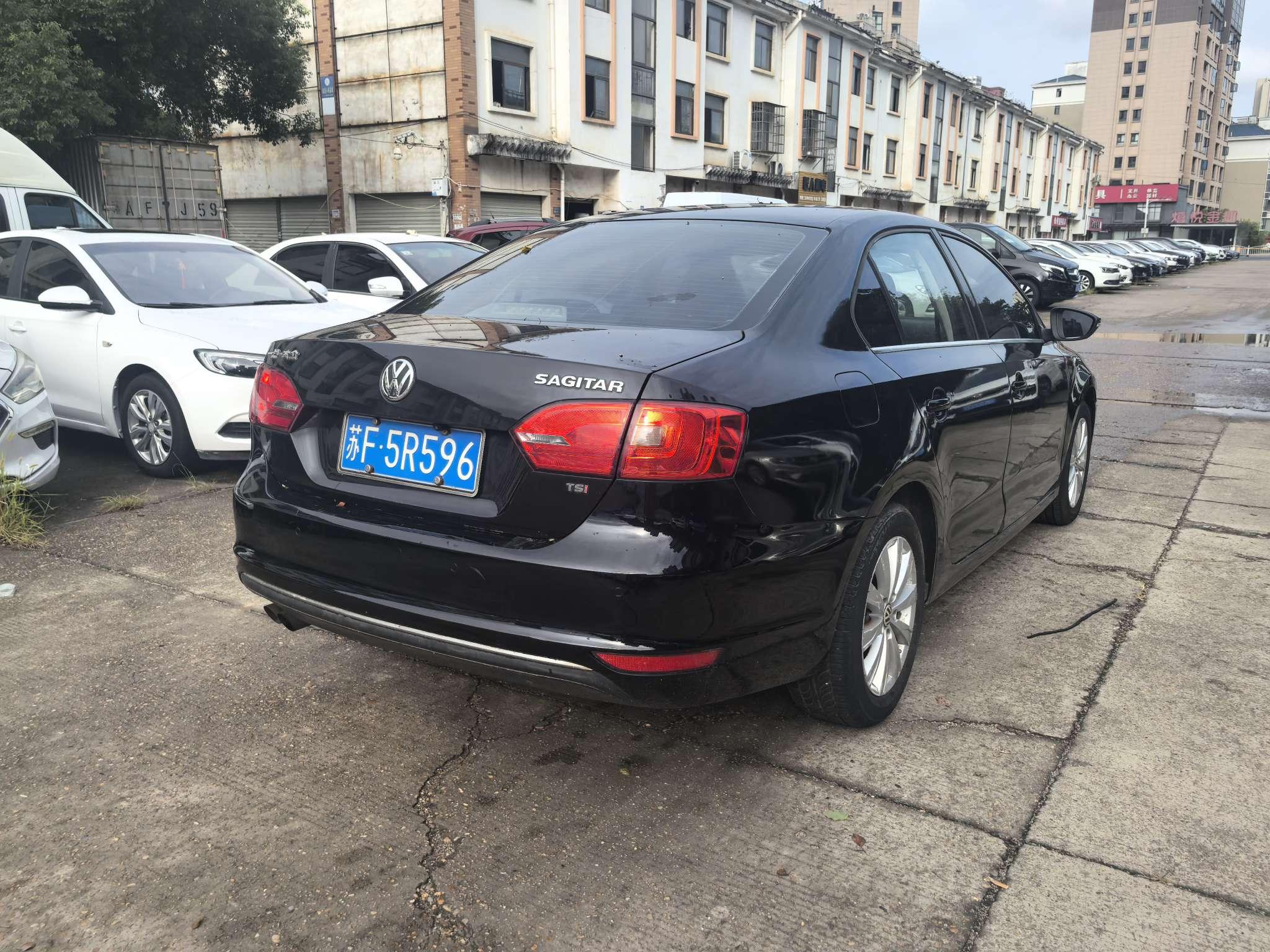 Volkswagen Sagitar 2014 thumb 4