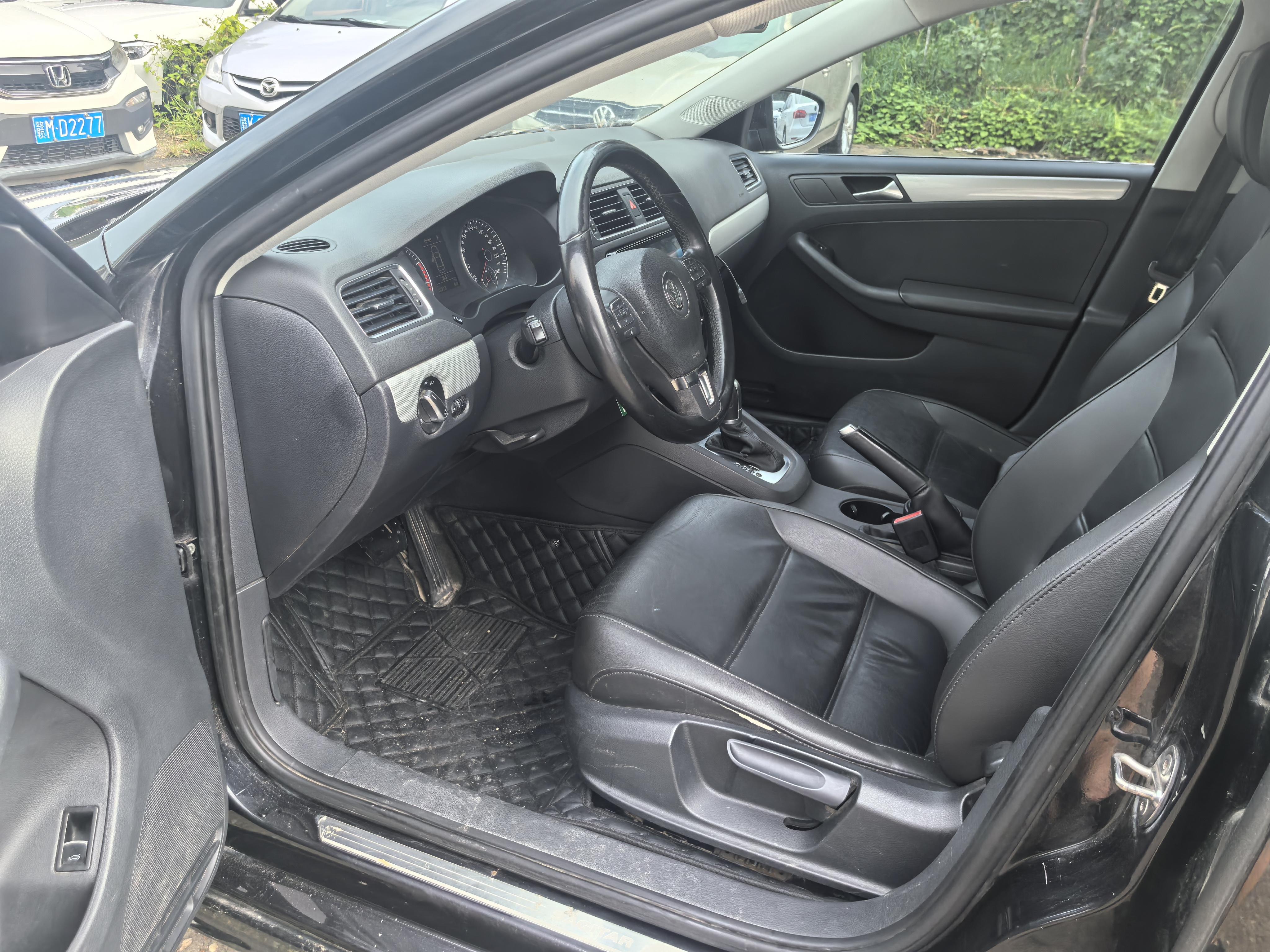 Volkswagen Sagitar 2014 thumb 7