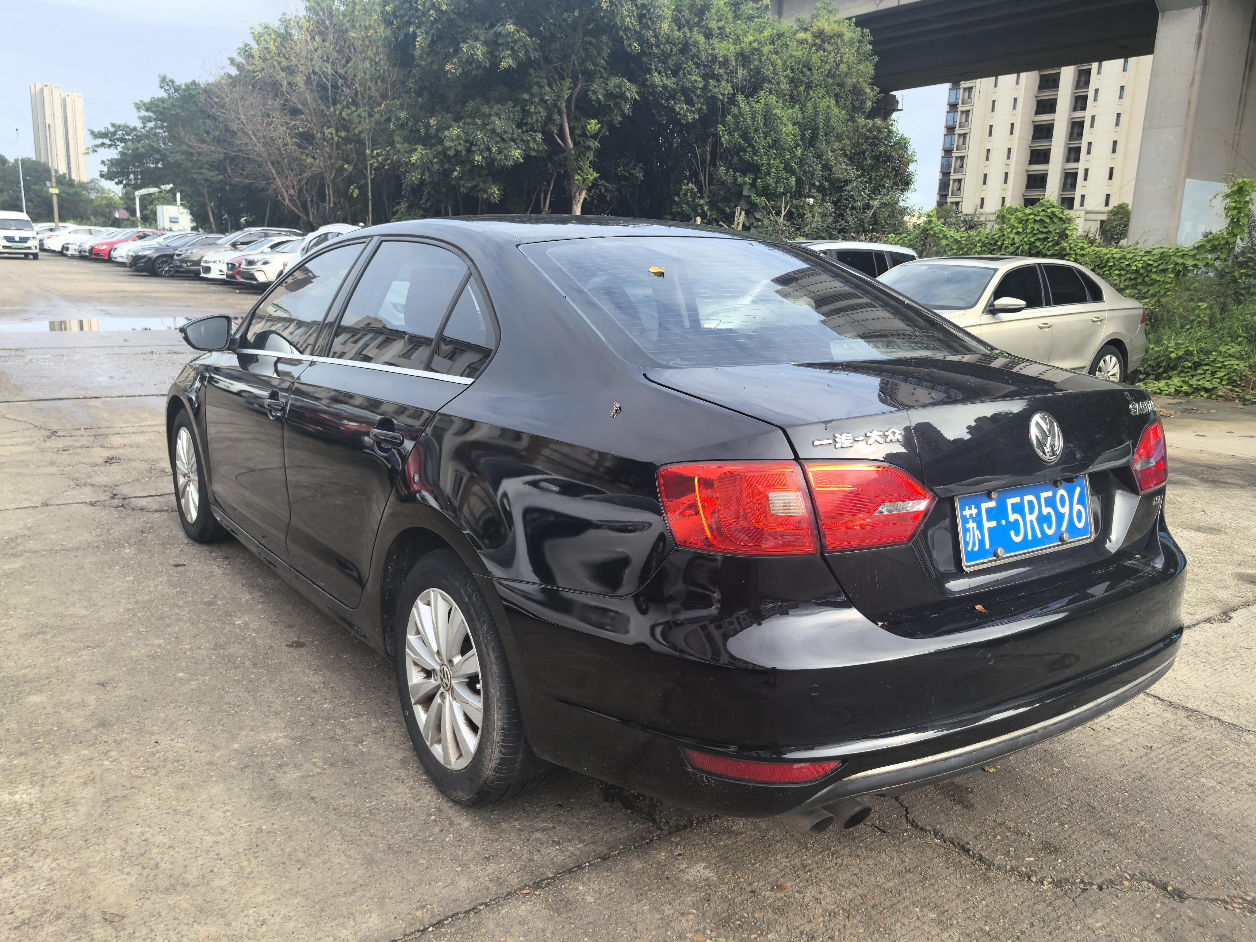 Volkswagen Sagitar 2014 thumb 12
