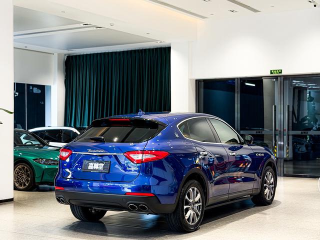 Maserati Levante 2016 thumb 5