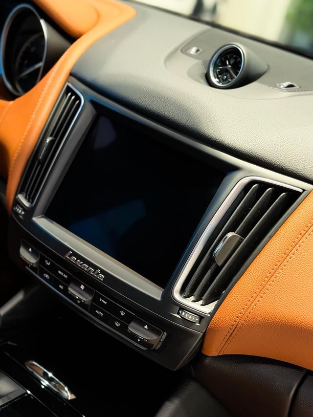 Maserati Levante 2016 thumb 12