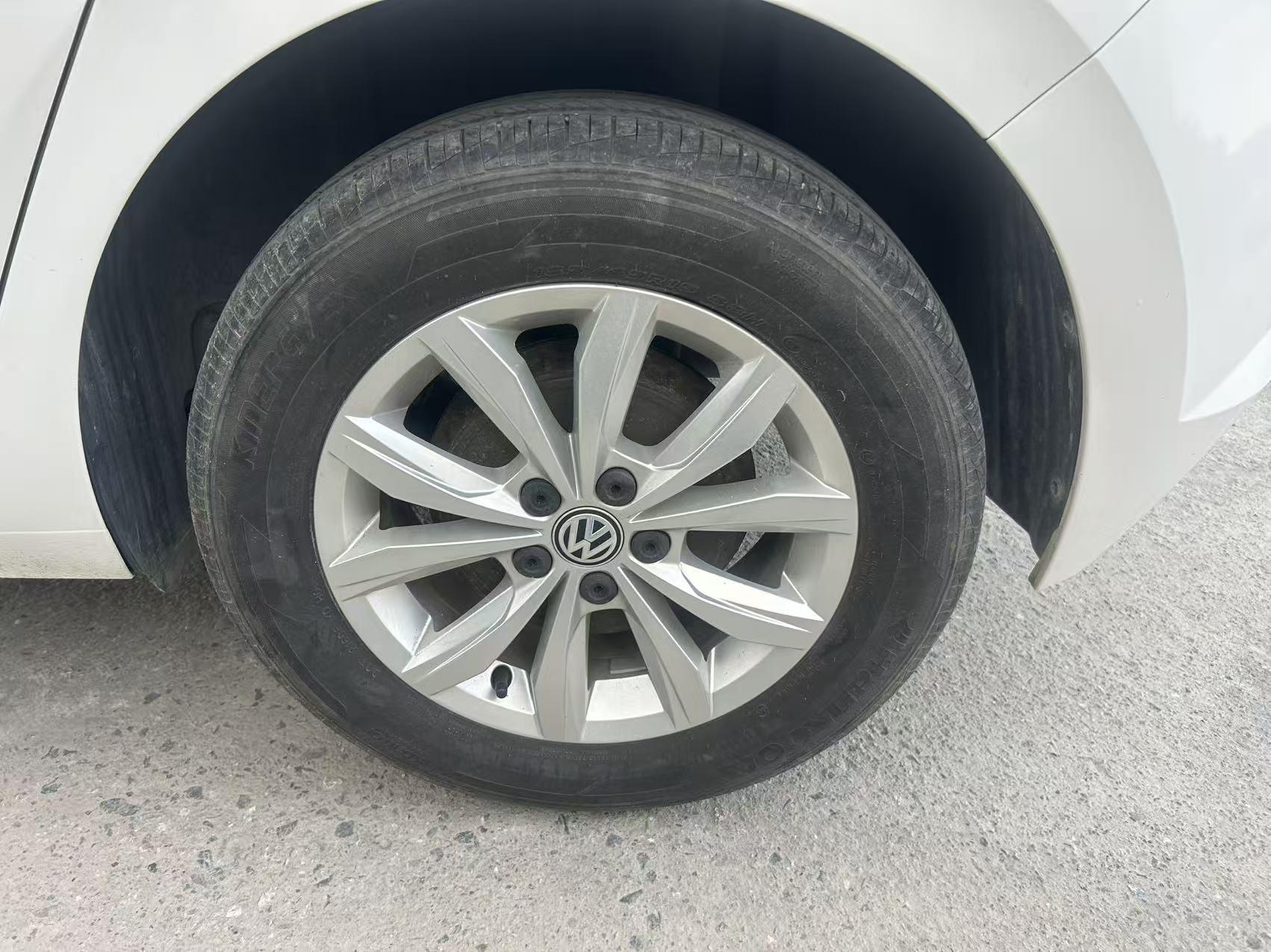 Volkswagen Polo 2019 thumb 2
