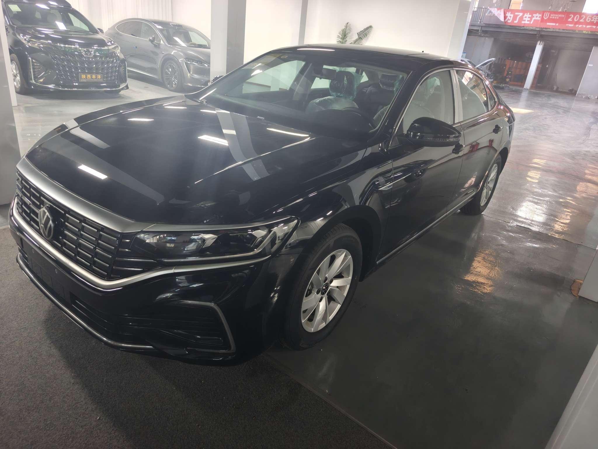Volkswagen Passat 2025 thumb 5