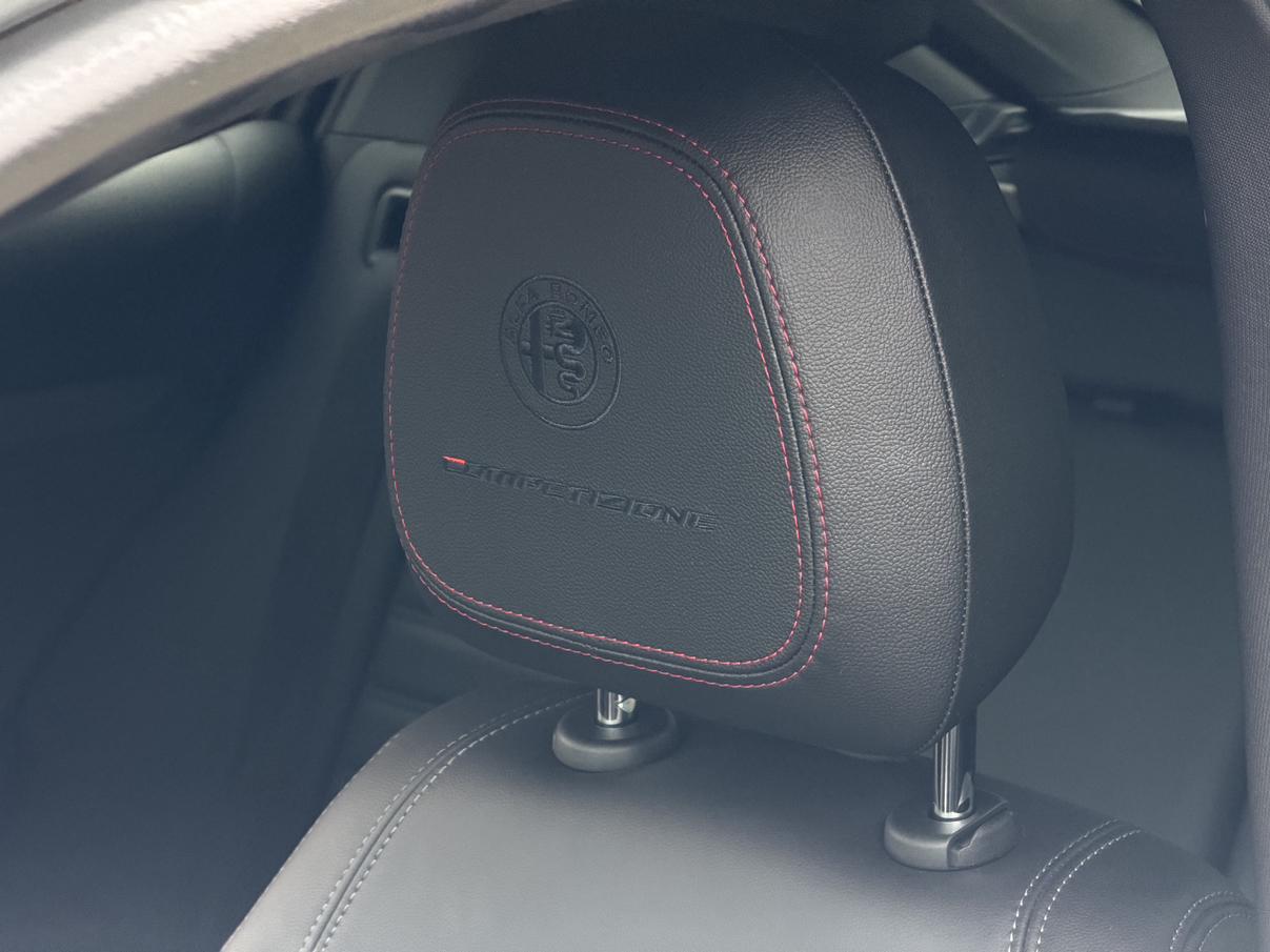 Alfa Romeo Stelvio 2023 thumb 11