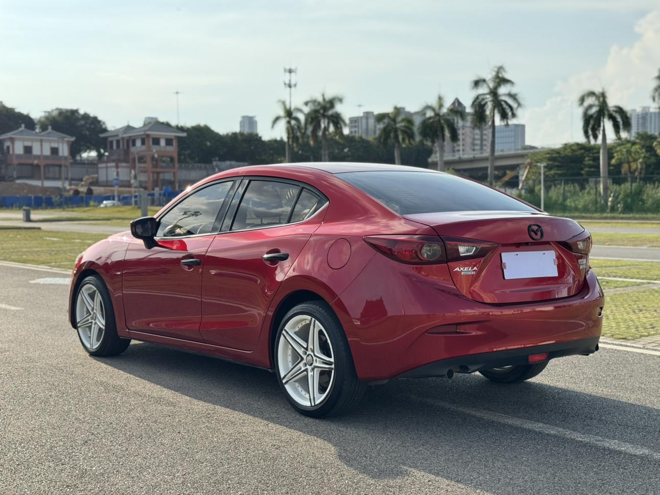 Mazda 3 2014 thumb 2