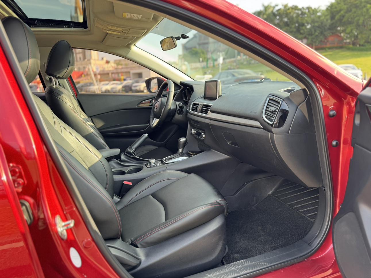 Mazda 3 2014 thumb 10