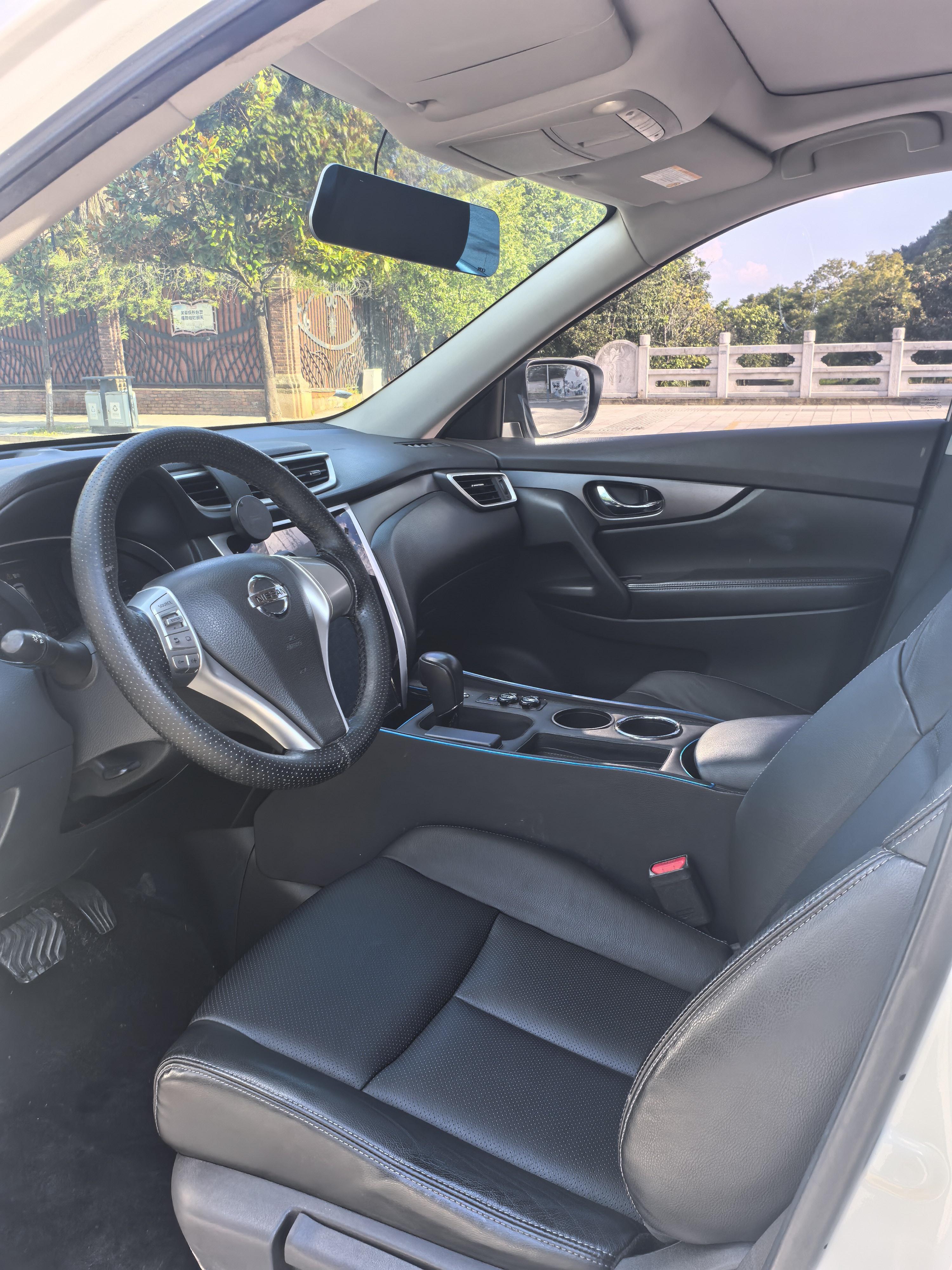 Nissan X-Trail 2015 thumb 6