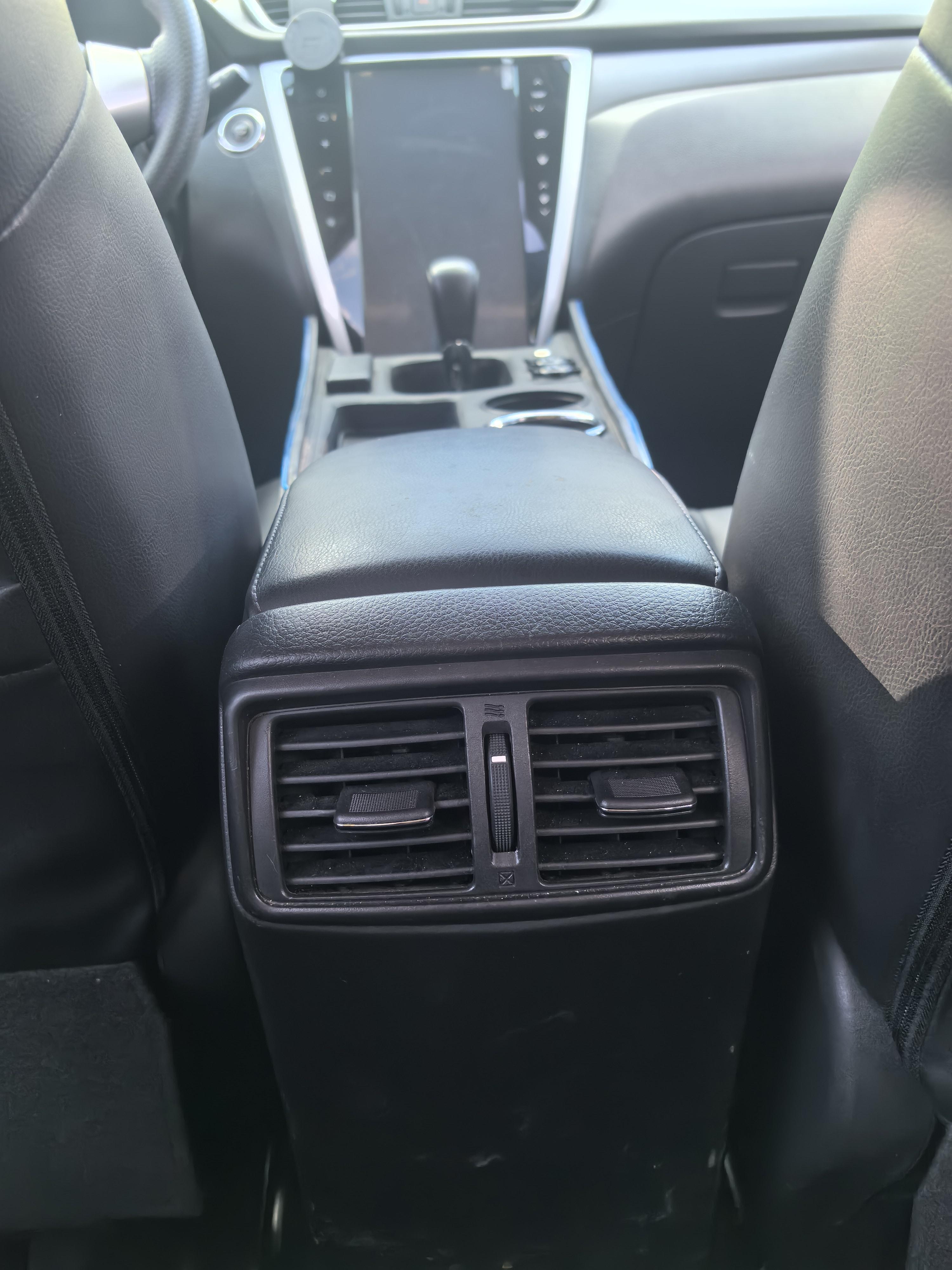 Nissan X-Trail 2015 thumb 10