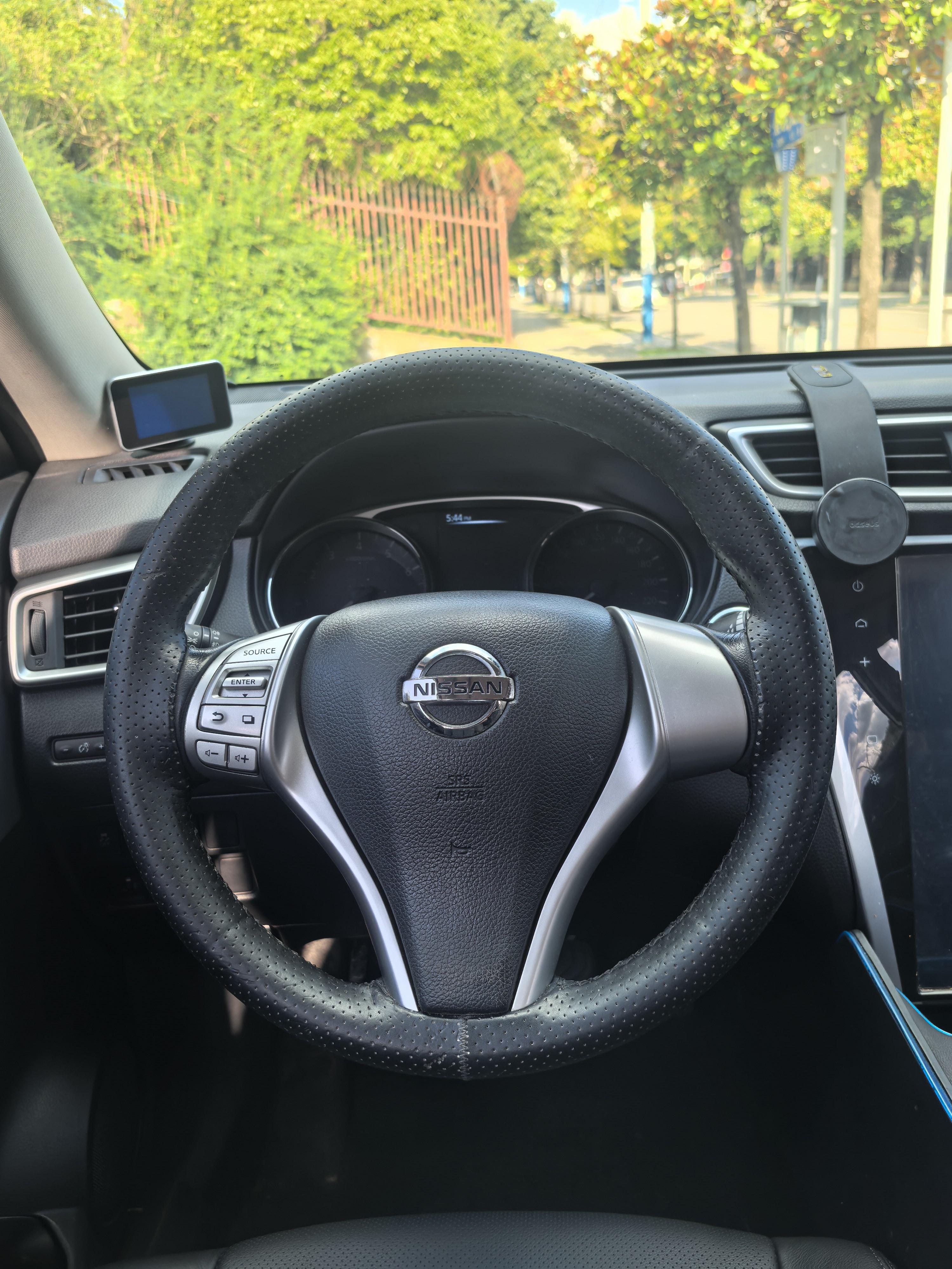 Nissan X-Trail 2015 thumb 12